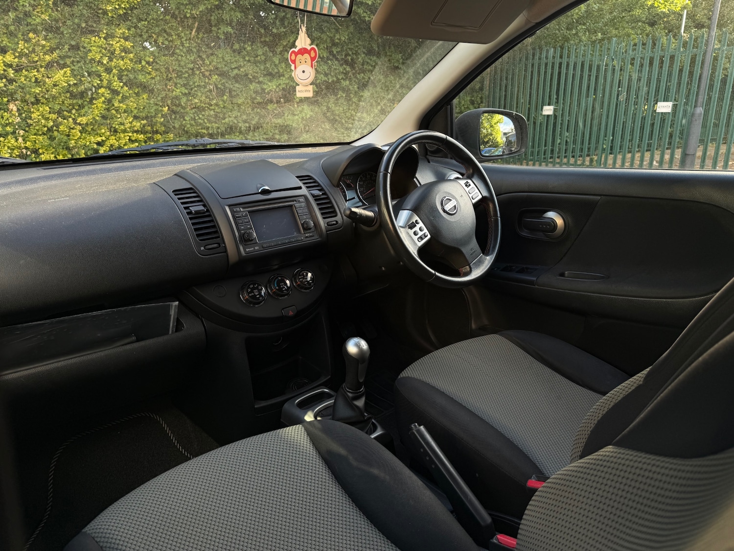 Nissan Note 1.4 16V n-tec Hatchback 5dr Petrol Manual Euro 5 (88 ps) — photo 39 of 40