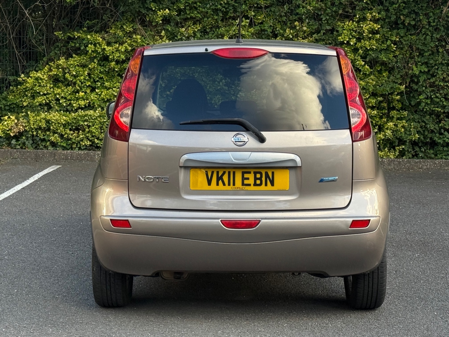 Nissan Note 1.4 16V n-tec Hatchback 5dr Petrol Manual Euro 5 (88 ps) — photo 5 of 40