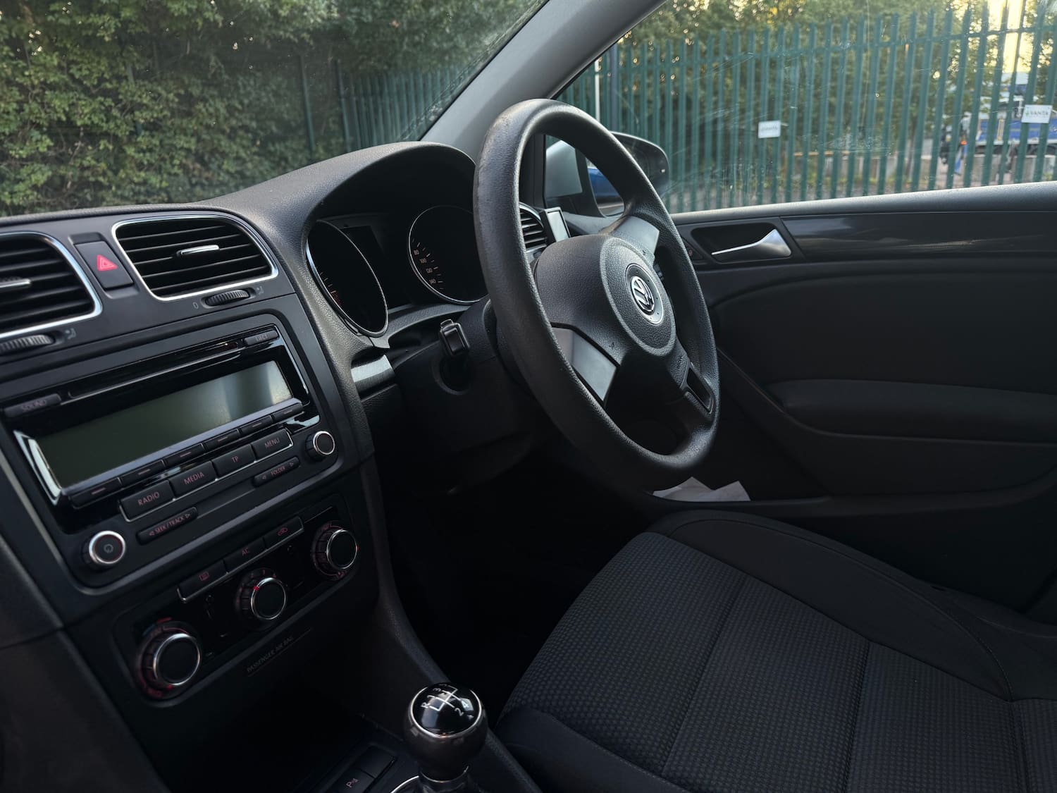 Volkswagen Golf 2.0 TDI SE Hatchback 5dr Diesel Manual Euro 5 (110 ps) — photo 16 of 32