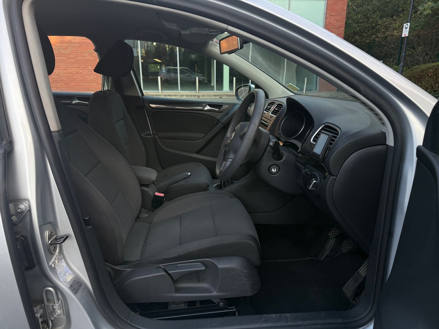 Volkswagen Golf 2.0 TDI SE Hatchback 5dr Diesel Manual Euro 5 (110 ps) — photo 17 of 32