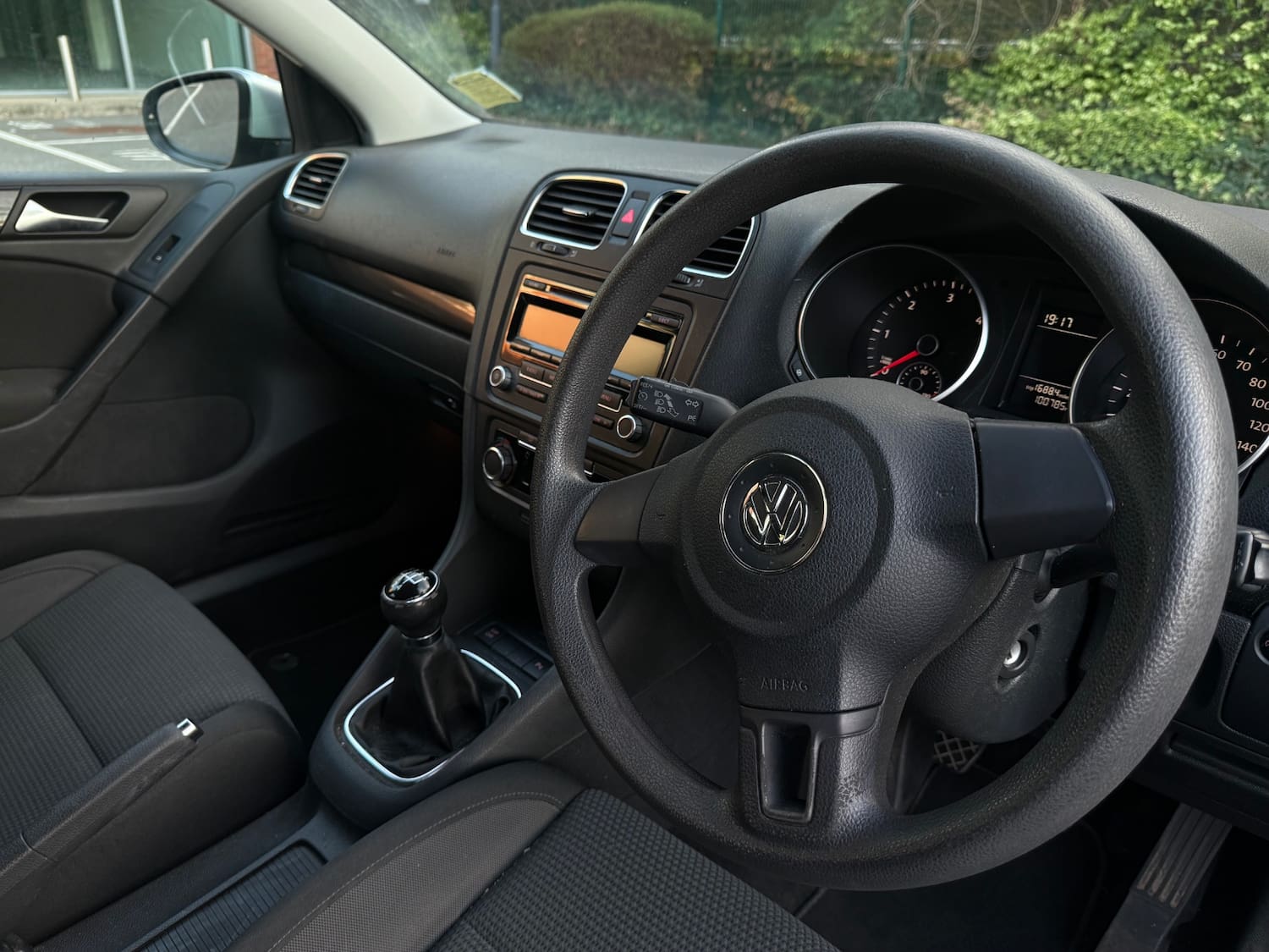 Volkswagen Golf 2.0 TDI SE Hatchback 5dr Diesel Manual Euro 5 (110 ps) — photo 20 of 32