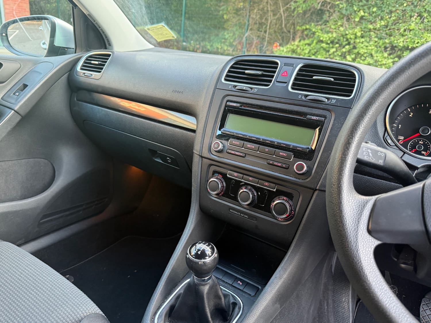 Volkswagen Golf 2.0 TDI SE Hatchback 5dr Diesel Manual Euro 5 (110 ps) — photo 22 of 32