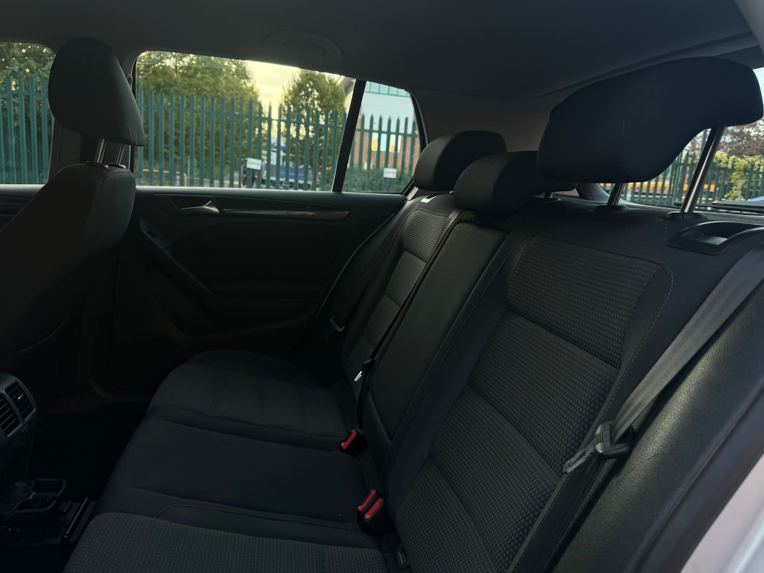 Volkswagen Golf 2.0 TDI SE Hatchback 5dr Diesel Manual Euro 5 (110 ps) — photo 30 of 32