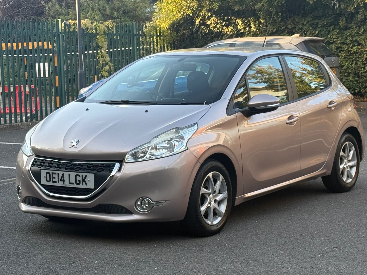 Peugeot 208 1.2 VTi Active Hatchback 5dr Petrol Manual Euro 5 (82 ps) — photo 13 of 39