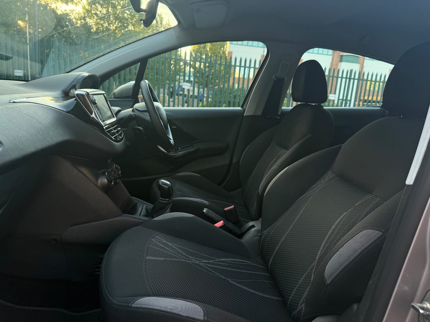 Peugeot 208 1.2 VTi Active Hatchback 5dr Petrol Manual Euro 5 (82 ps) — photo 20 of 39