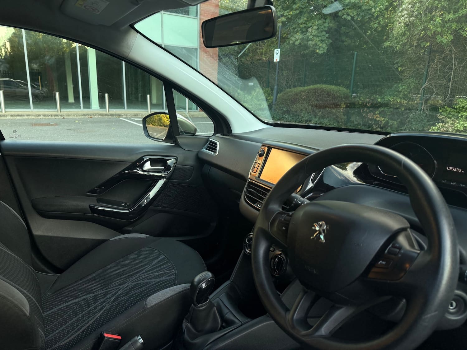 Peugeot 208 1.2 VTi Active Hatchback 5dr Petrol Manual Euro 5 (82 ps) — photo 29 of 39