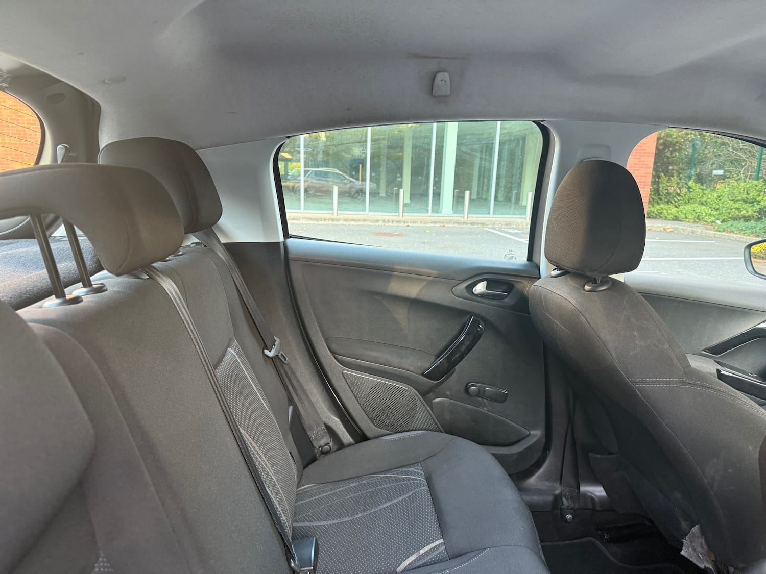 Peugeot 208 1.2 VTi Active Hatchback 5dr Petrol Manual Euro 5 (82 ps) — photo 35 of 39