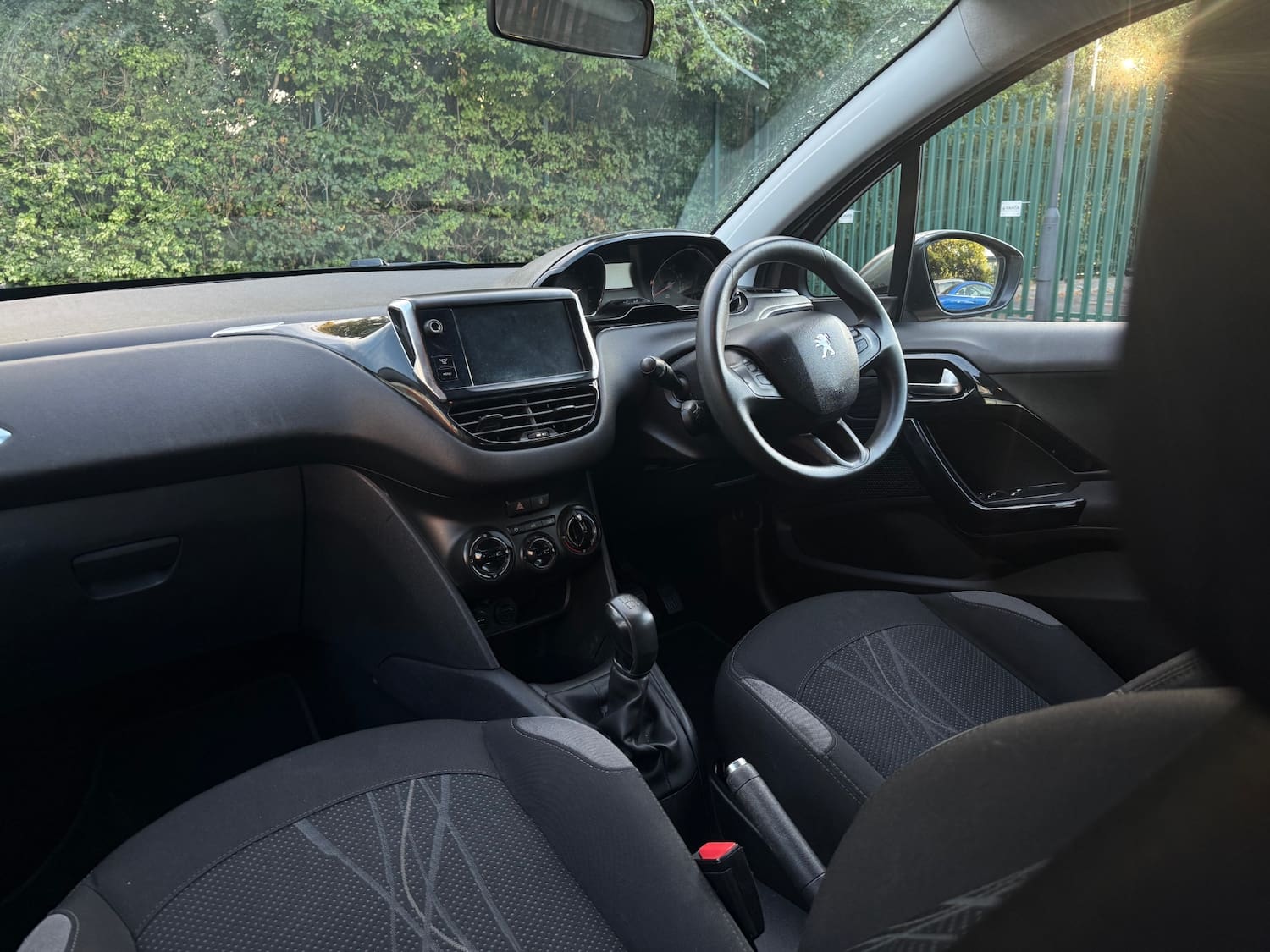 Peugeot 208 1.2 VTi Active Hatchback 5dr Petrol Manual Euro 5 (82 ps) — photo 39 of 39