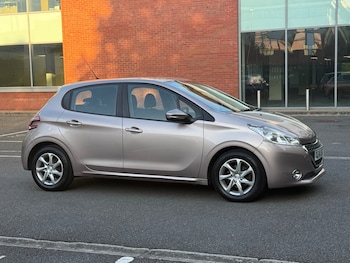 Used Peugeot 208 2014 for sale - 79616911: Photo