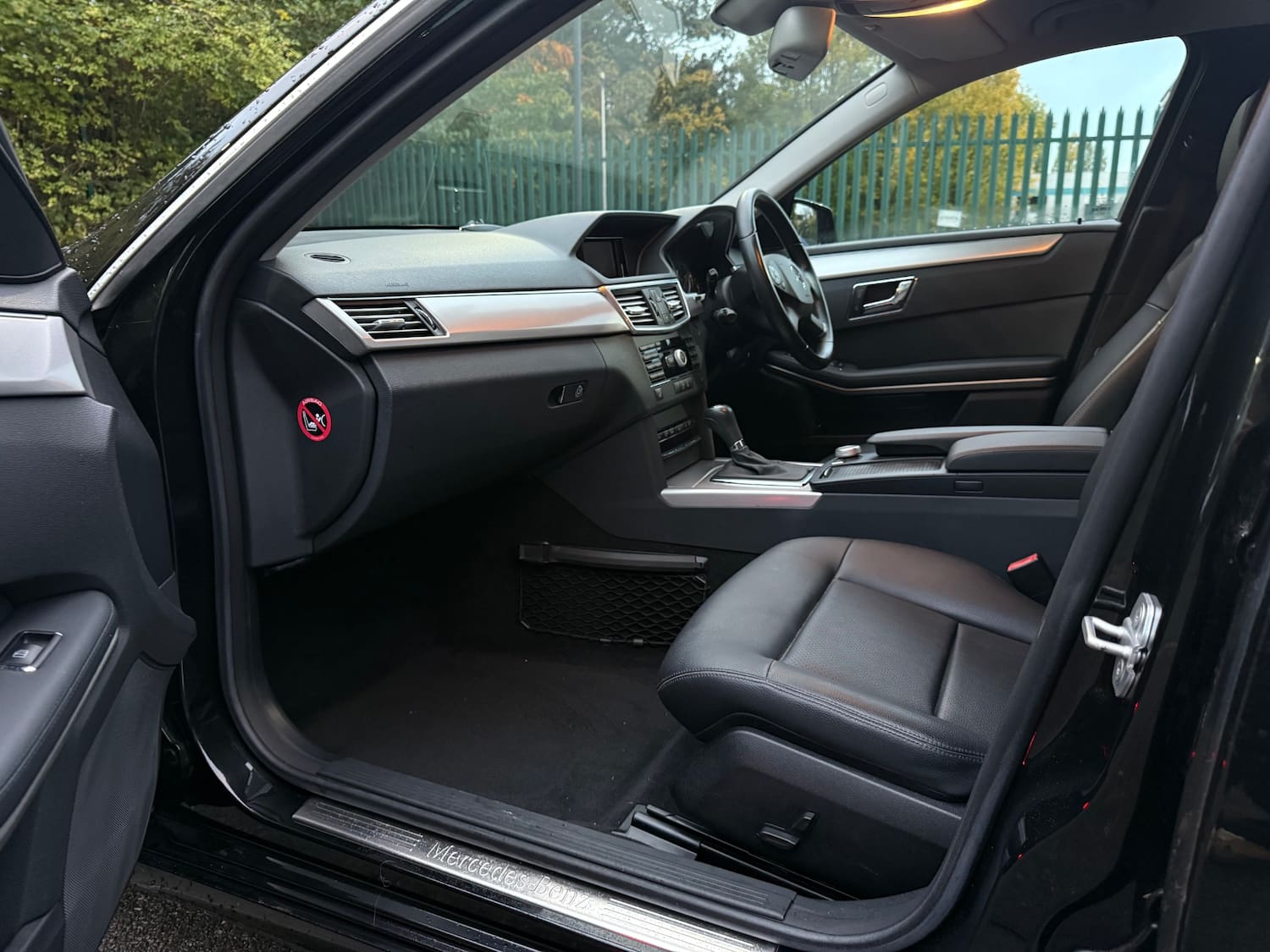 Mercedes-Benz E Class 2.1 E220 CDI BlueEfficiency SE Saloon 4dr Diesel Tiptronic Euro 5 (170 ps) — photo 10 of 53