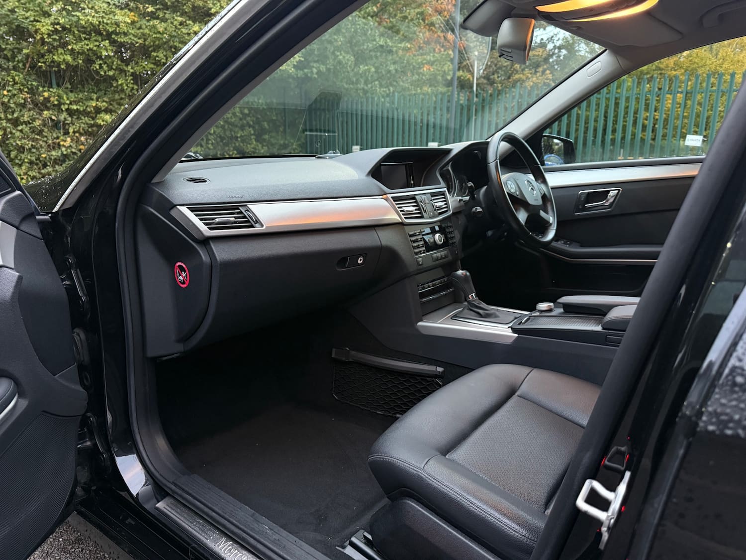 Mercedes-Benz E Class 2.1 E220 CDI BlueEfficiency SE Saloon 4dr Diesel Tiptronic Euro 5 (170 ps) — photo 11 of 53