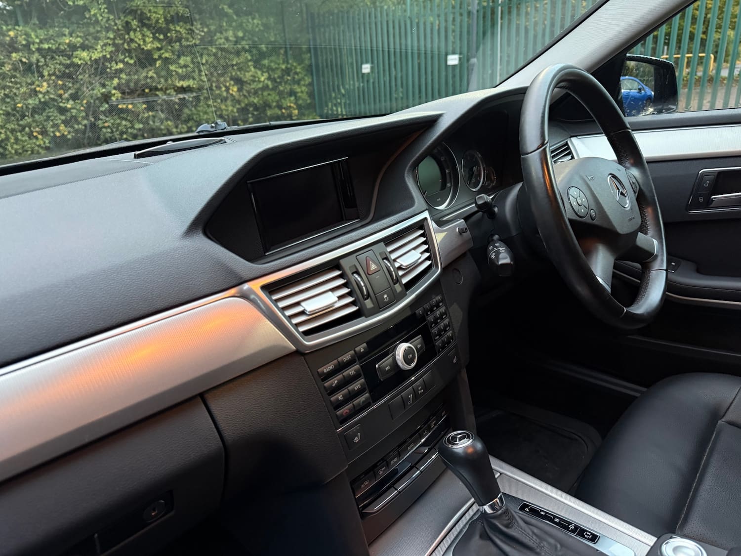 Mercedes-Benz E Class 2.1 E220 CDI BlueEfficiency SE Saloon 4dr Diesel Tiptronic Euro 5 (170 ps) — photo 19 of 53