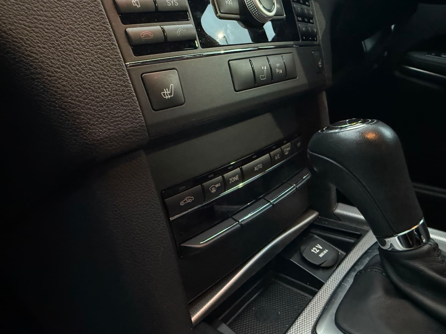 Mercedes-Benz E Class 2.1 E220 CDI BlueEfficiency SE Saloon 4dr Diesel Tiptronic Euro 5 (170 ps) — photo 21 of 53