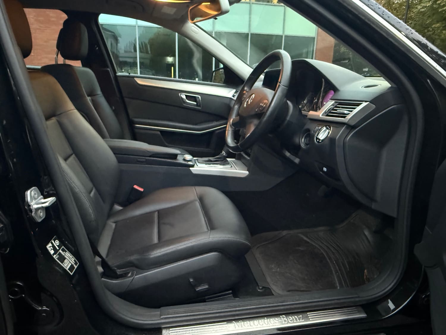 Mercedes-Benz E Class 2.1 E220 CDI BlueEfficiency SE Saloon 4dr Diesel Tiptronic Euro 5 (170 ps) — photo 24 of 53