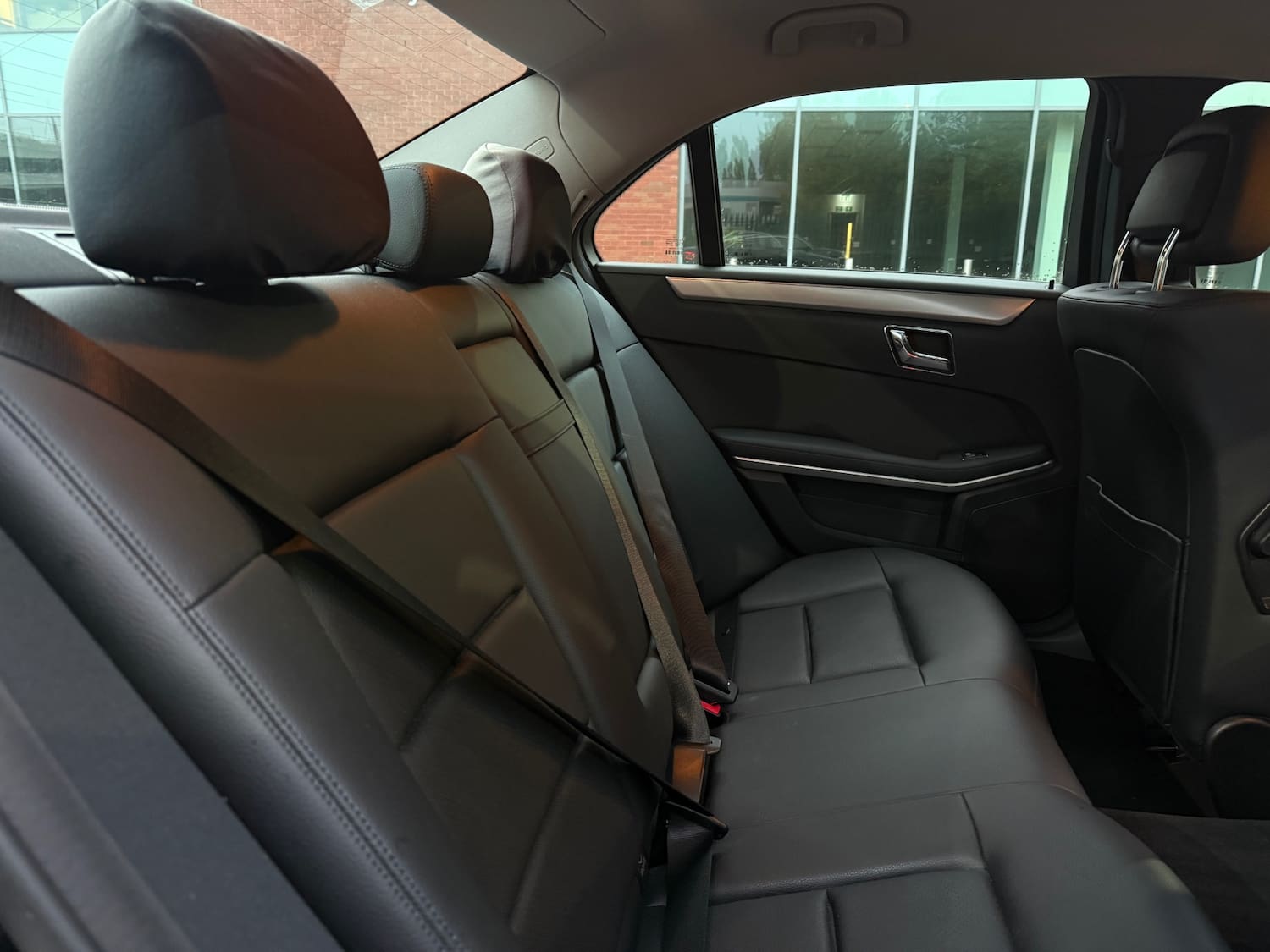 Mercedes-Benz E Class 2.1 E220 CDI BlueEfficiency SE Saloon 4dr Diesel Tiptronic Euro 5 (170 ps) — photo 34 of 53
