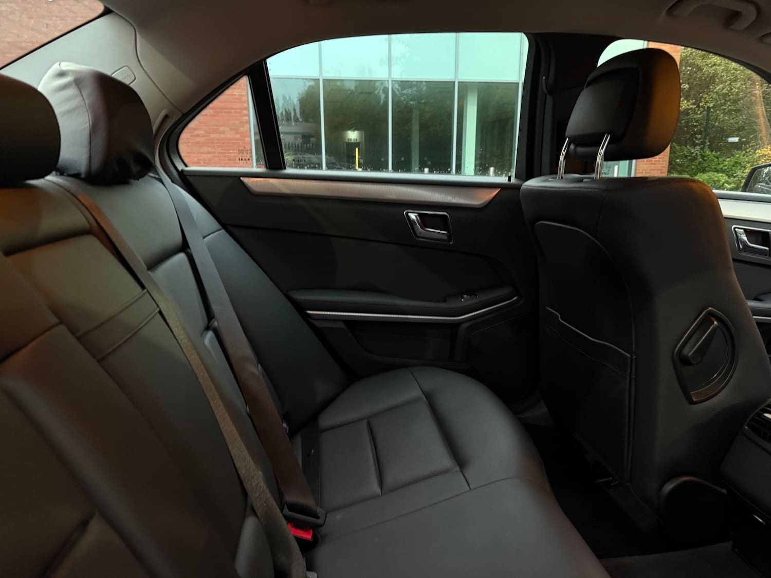 Mercedes-Benz E Class 2.1 E220 CDI BlueEfficiency SE Saloon 4dr Diesel Tiptronic Euro 5 (170 ps) — photo 39 of 53