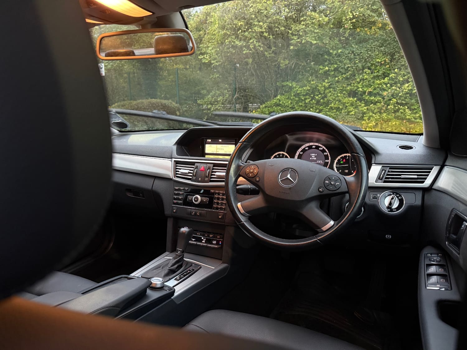 Mercedes-Benz E Class 2.1 E220 CDI BlueEfficiency SE Saloon 4dr Diesel Tiptronic Euro 5 (170 ps) — photo 40 of 53