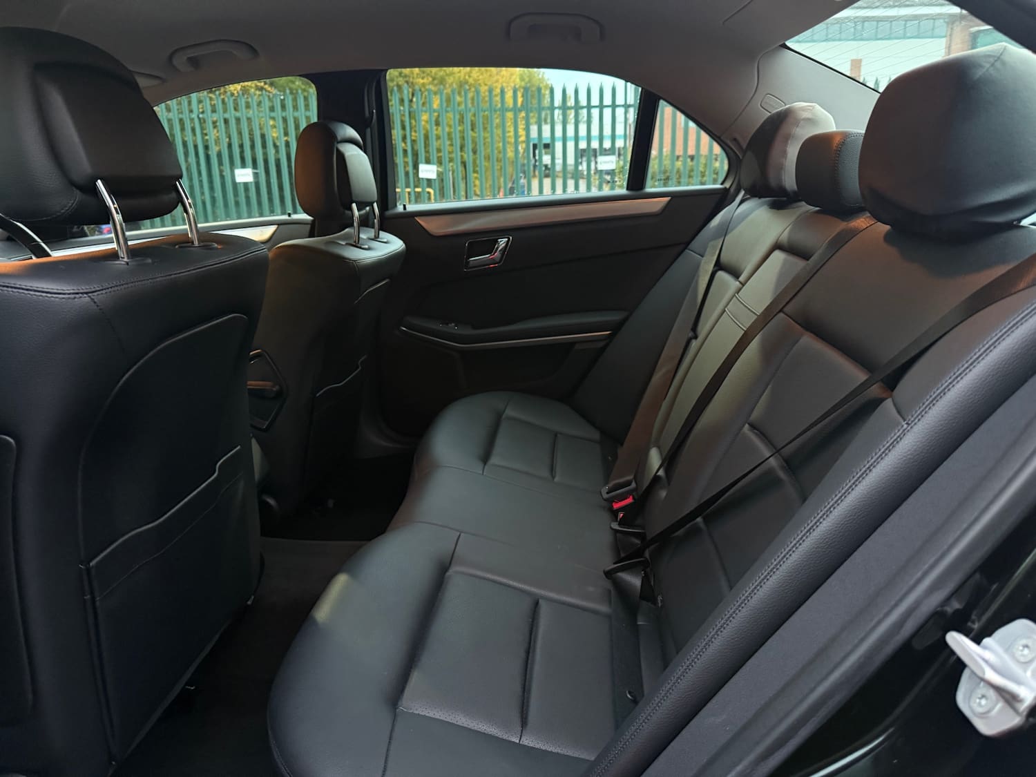 Mercedes-Benz E Class 2.1 E220 CDI BlueEfficiency SE Saloon 4dr Diesel Tiptronic Euro 5 (170 ps) — photo 43 of 53
