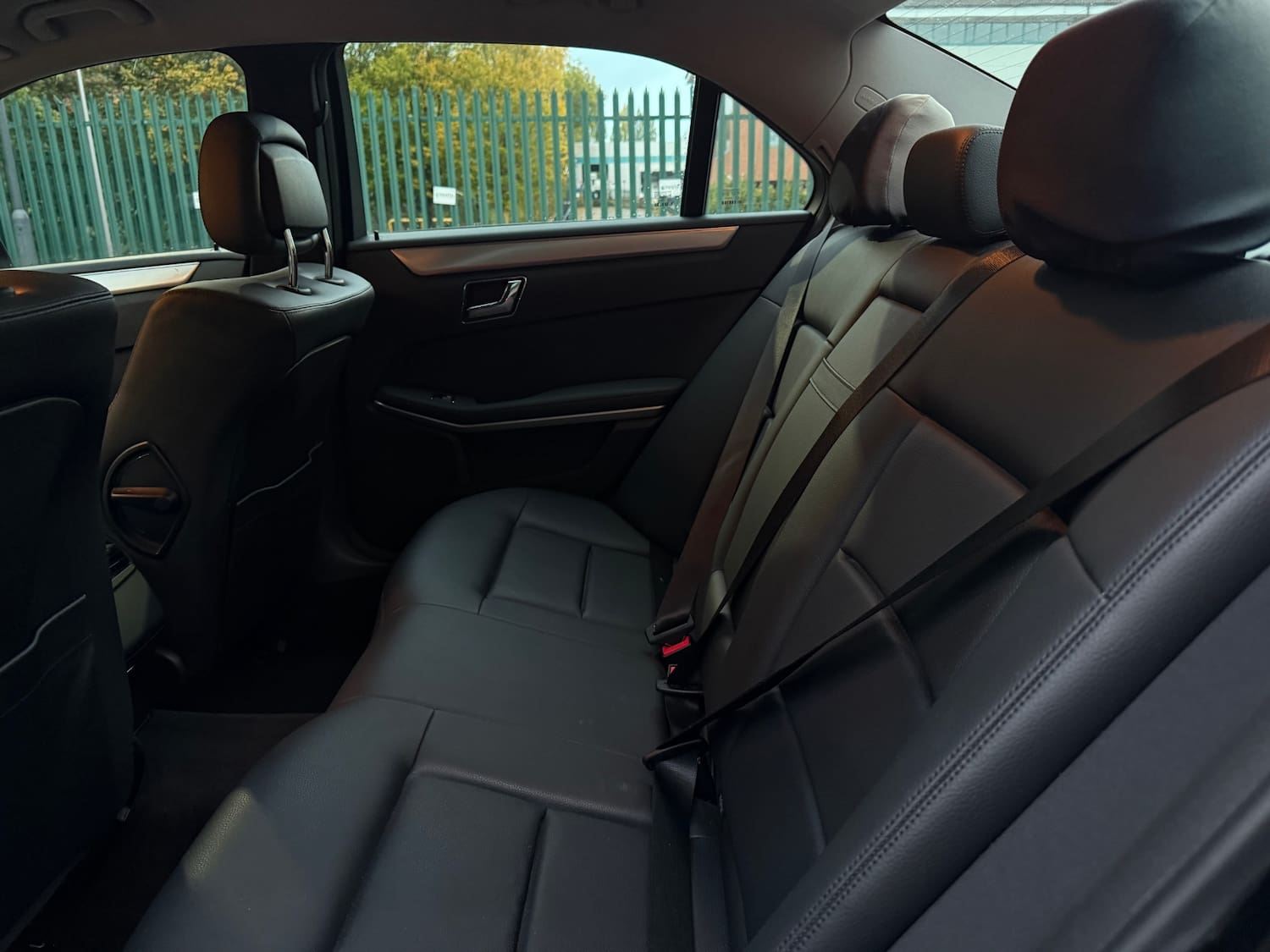 Mercedes-Benz E Class 2.1 E220 CDI BlueEfficiency SE Saloon 4dr Diesel Tiptronic Euro 5 (170 ps) — photo 44 of 53