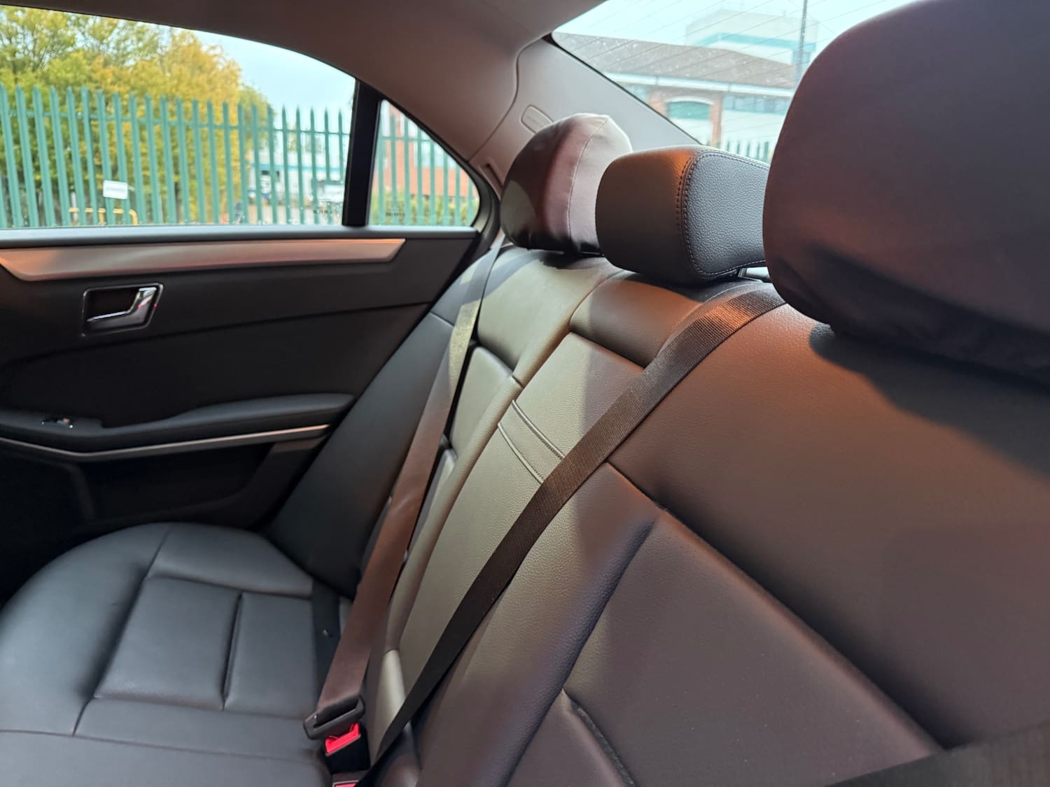Mercedes-Benz E Class 2.1 E220 CDI BlueEfficiency SE Saloon 4dr Diesel Tiptronic Euro 5 (170 ps) — photo 45 of 53