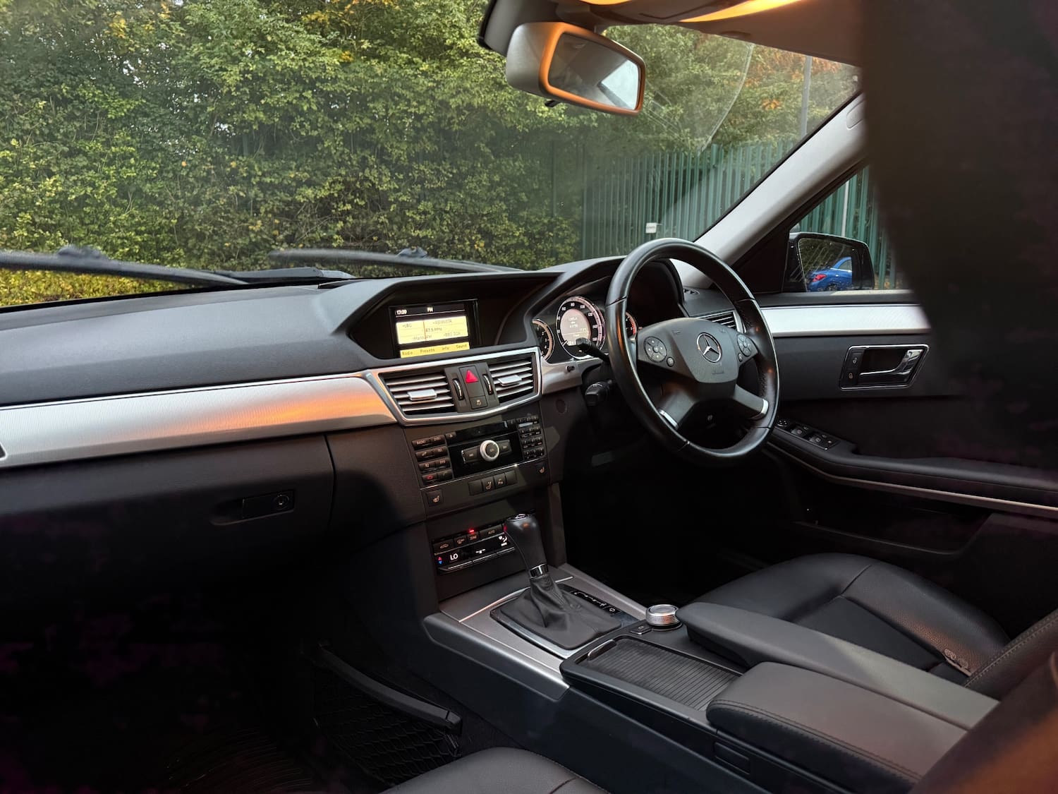 Mercedes-Benz E Class 2.1 E220 CDI BlueEfficiency SE Saloon 4dr Diesel Tiptronic Euro 5 (170 ps) — photo 47 of 53
