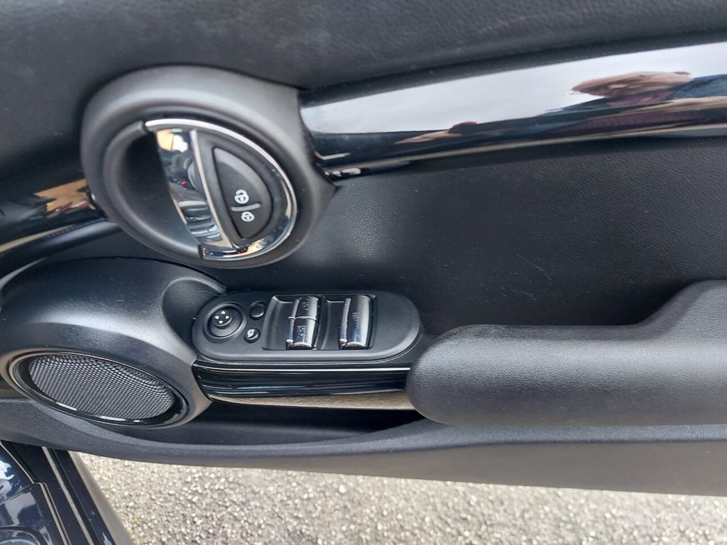 Used MINI Convertible 2023 for sale - 77364811: Photo 19