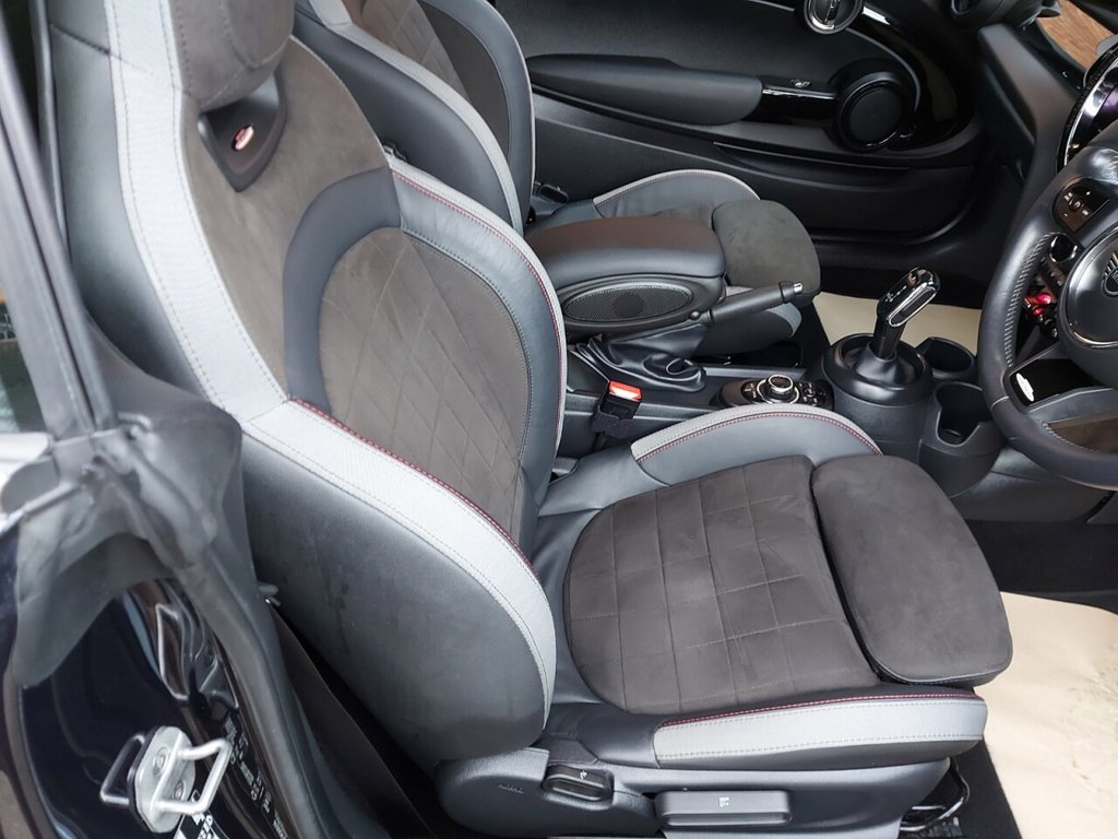 Used MINI Convertible 2023 for sale - 77364811: Photo 8