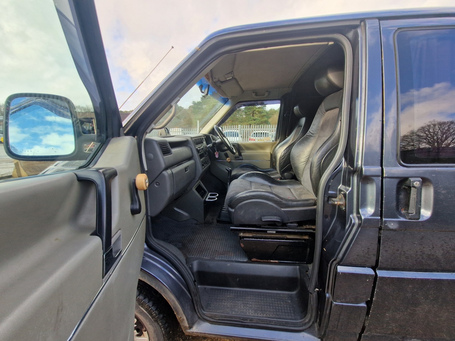 Used Volkswagen Transporter 2003 for sale - 77840068: Photo 10