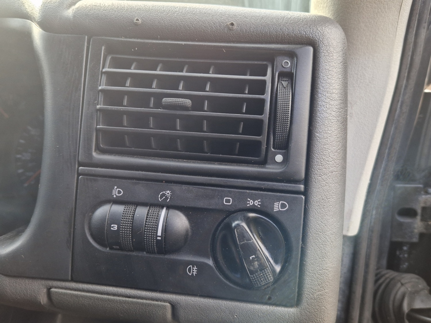 Used Volkswagen Transporter 2003 for sale - 77840068: Photo 11