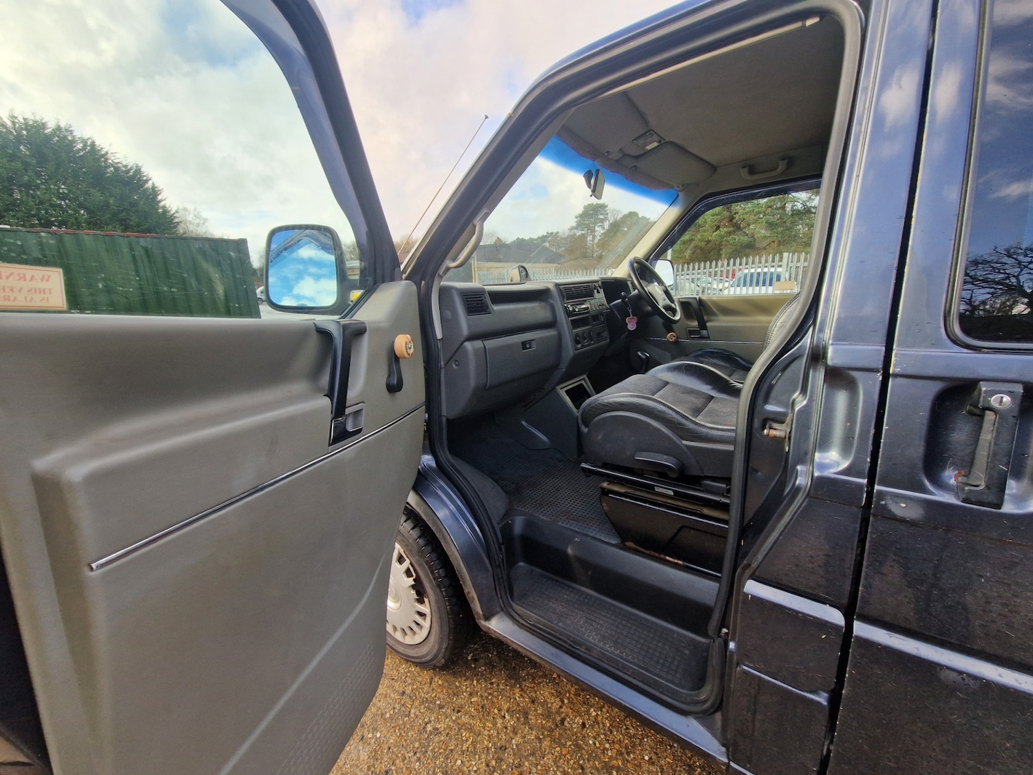 Used Volkswagen Transporter 2003 for sale - 77840068: Photo 9