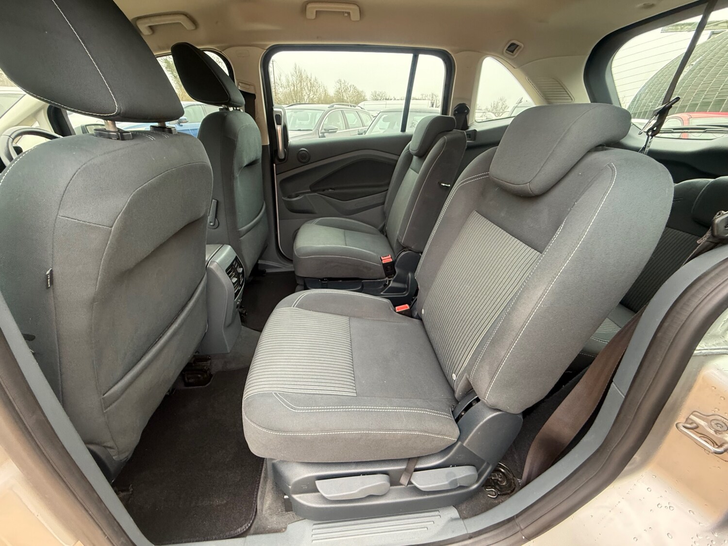 Used Ford Grand C-Max 2013 for sale - 77837350: Photo 17
