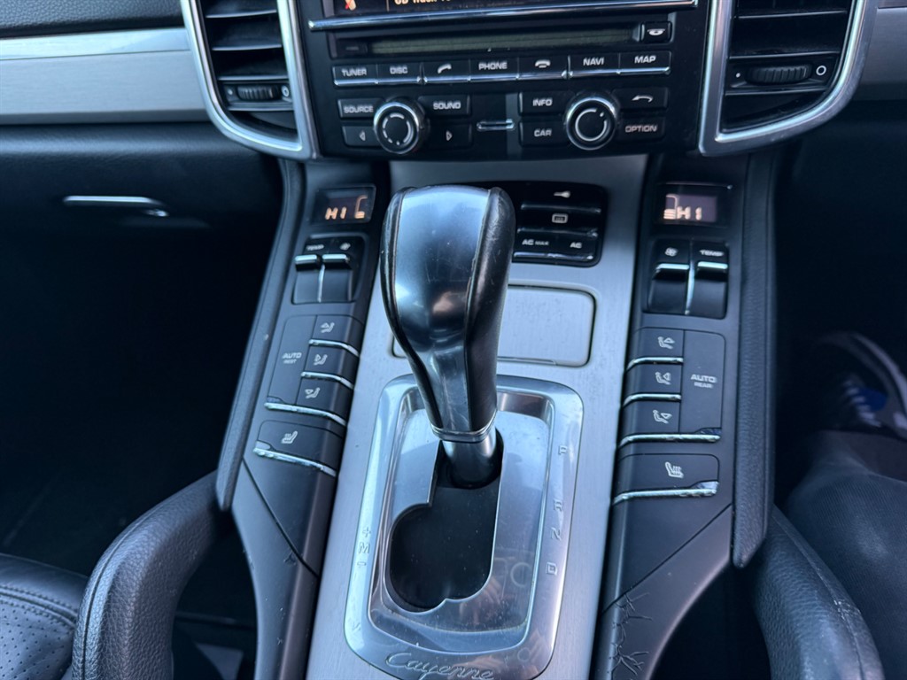 Used Porsche Cayenne 2010 for sale - 77235659: Photo 11