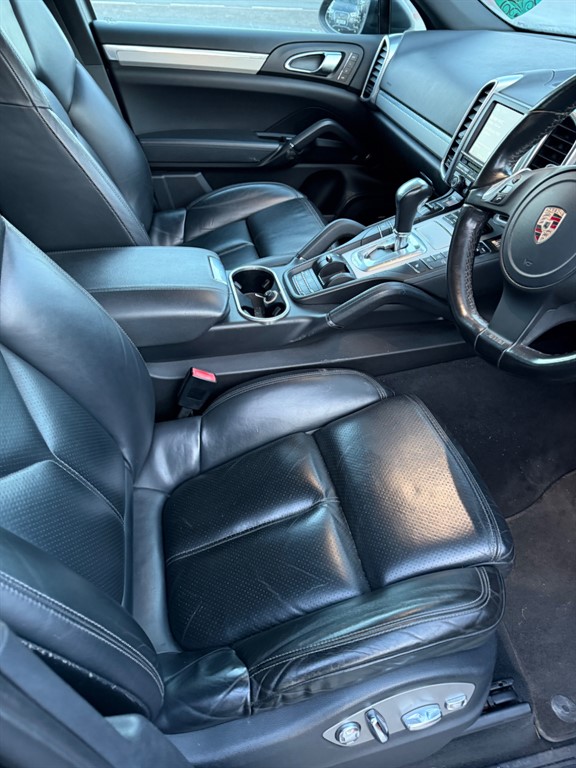 Used Porsche Cayenne 2010 for sale - 77235659: Photo 8