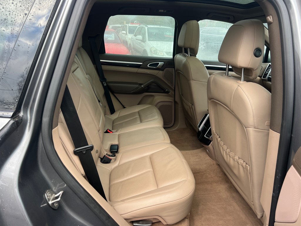 Used Porsche Cayenne 2012 for sale - 76691771: Photo 7