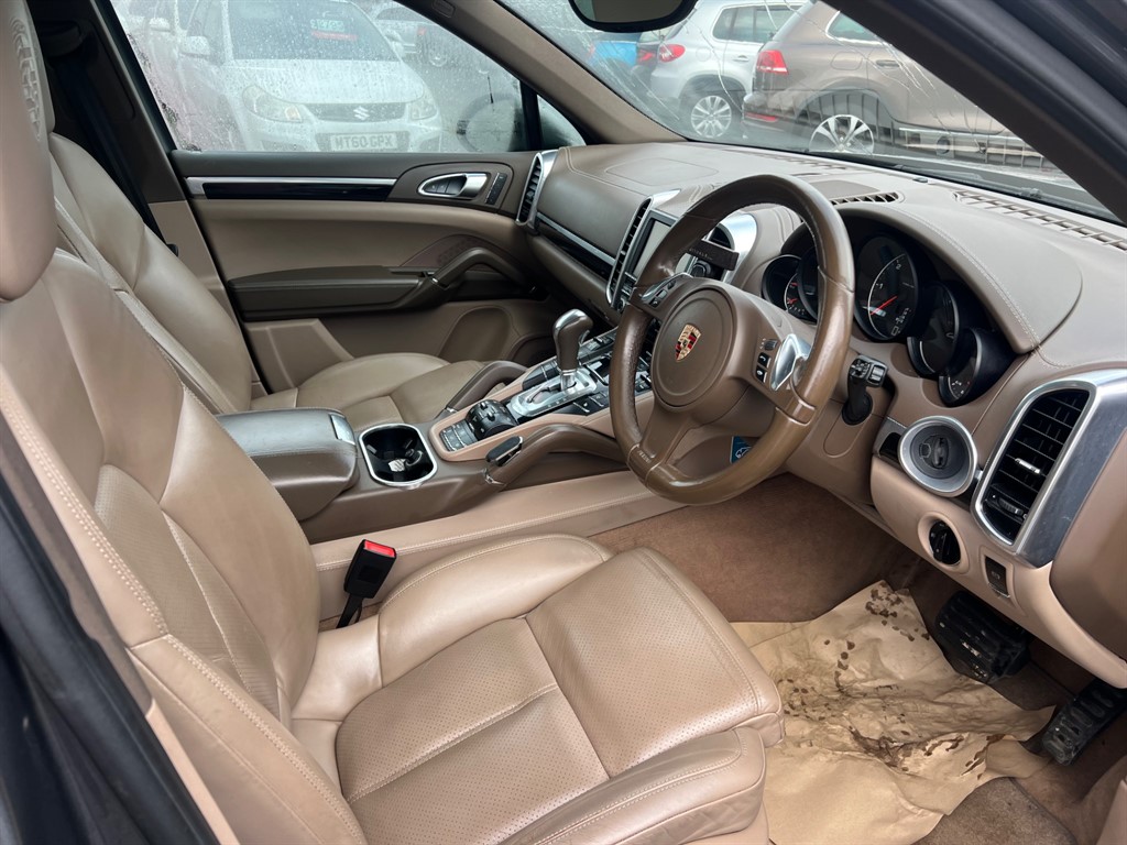 Used Porsche Cayenne 2012 for sale - 76691771: Photo 8