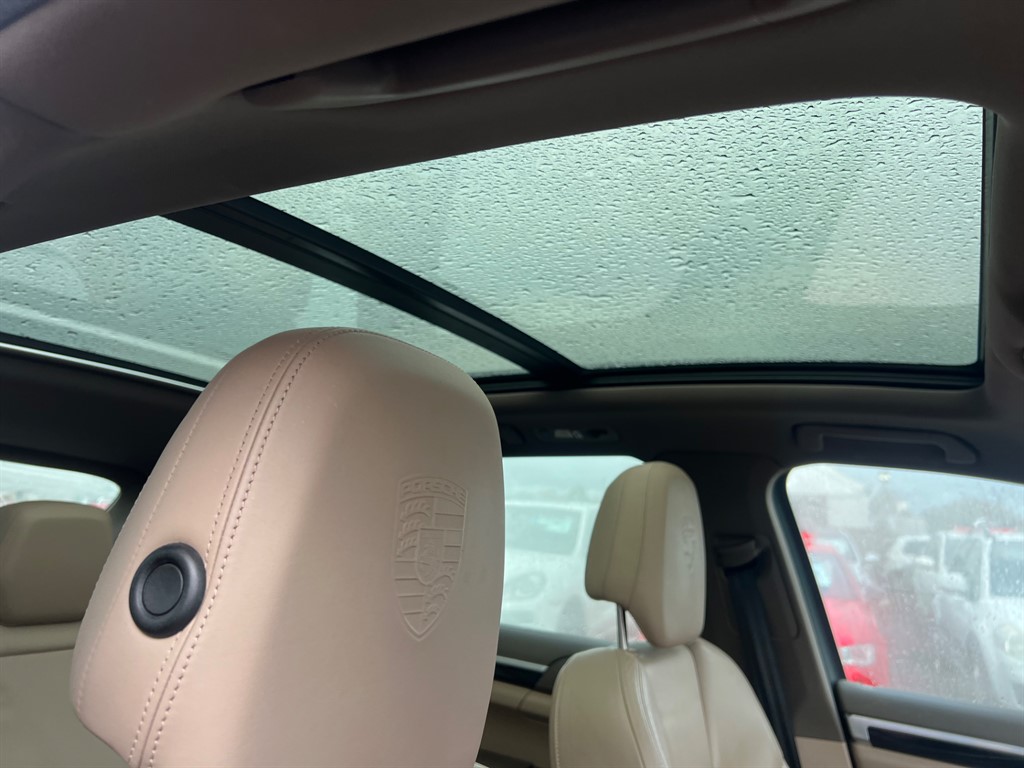 Used Porsche Cayenne 2012 for sale - 76691771: Photo 9