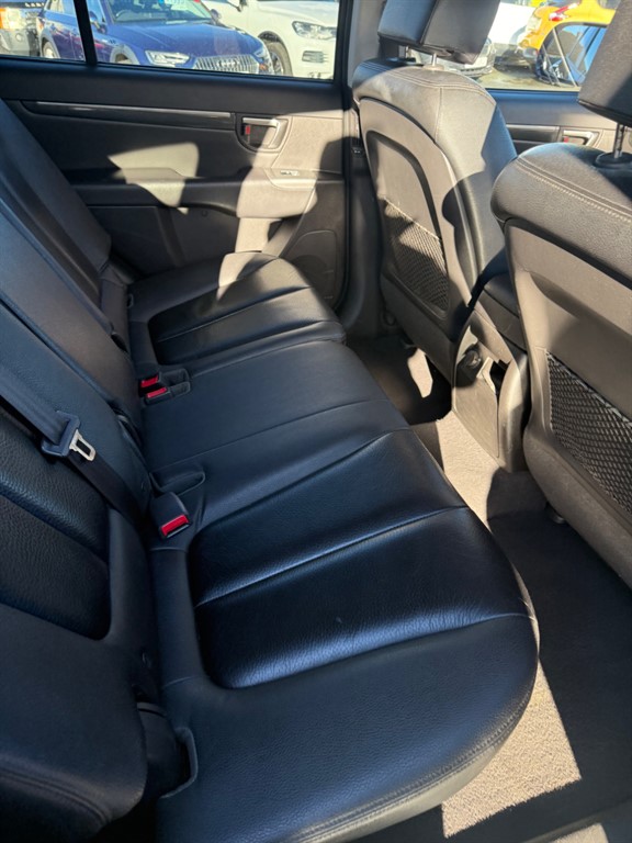 Used Hyundai Santa Fe 2010 for sale - 77075164: Photo 6