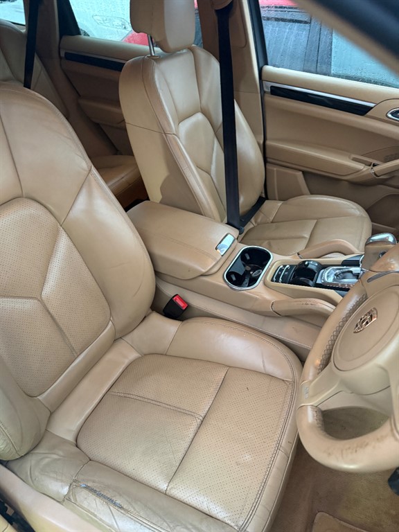 Used Porsche Cayenne 2012 for sale - 76384951: Photo 3