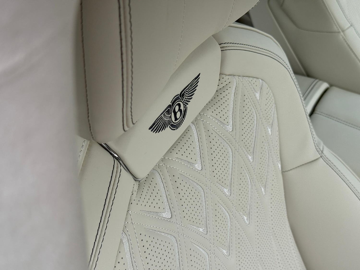 Used Bentley Flying Spur 2025 for sale - 76865550: Photo 26