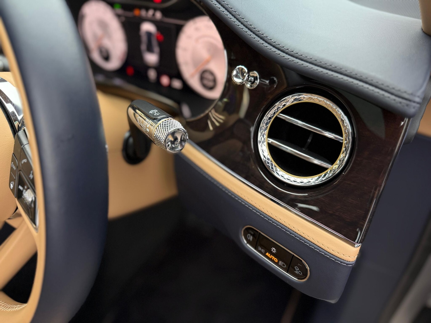 Used Bentley Flying Spur 2023 for sale - 77625279: Photo 17