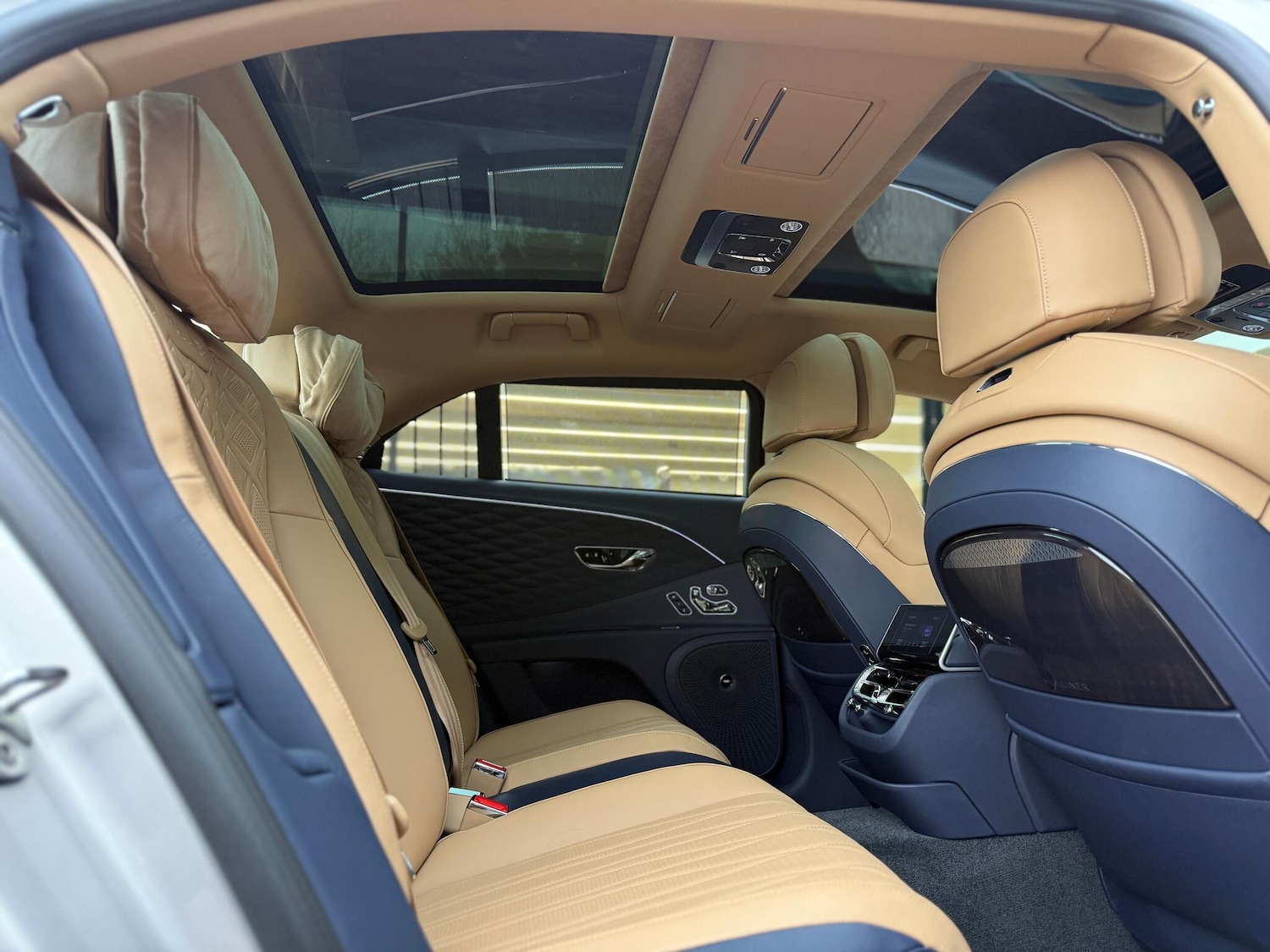 Used Bentley Flying Spur 2023 for sale - 77625279: Photo 24