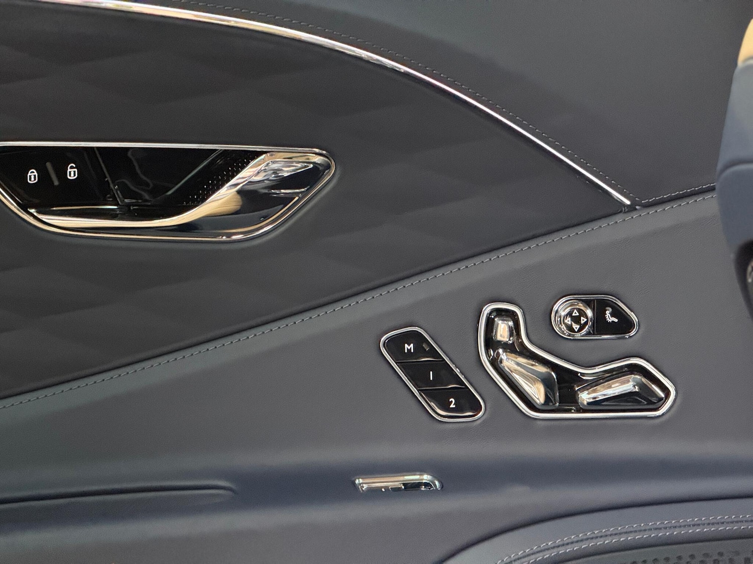 Used Bentley Flying Spur 2023 for sale - 77625279: Photo 28