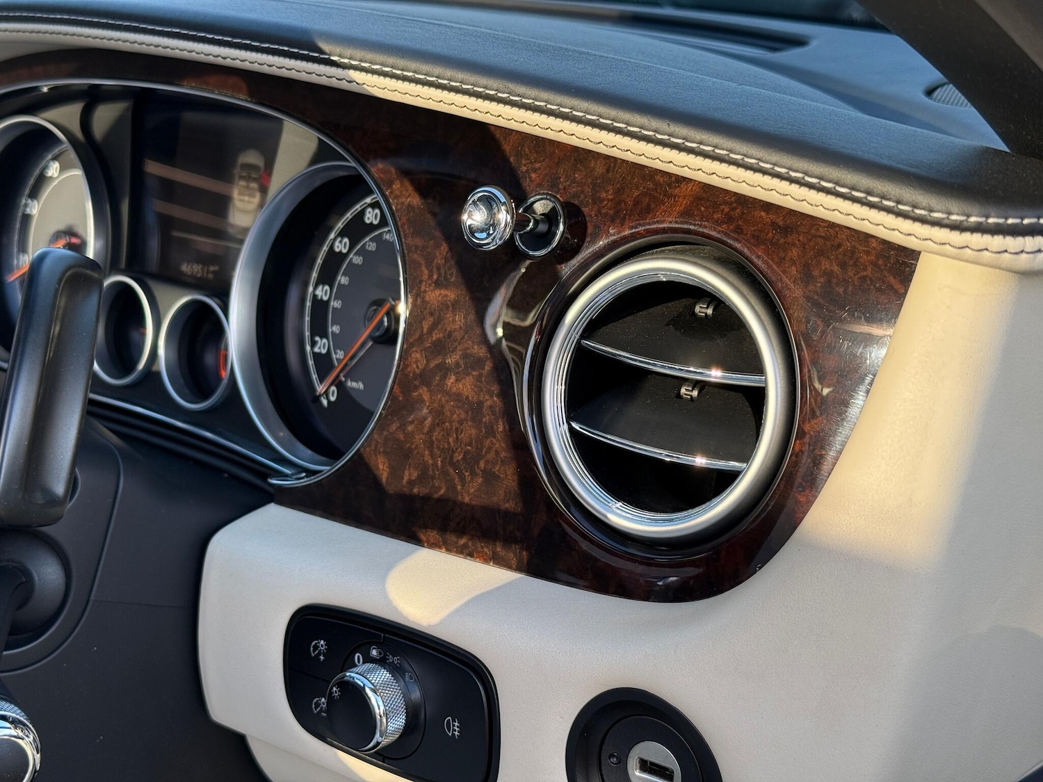 Used Bentley Continental 2014 for sale - 76753159: Photo 4