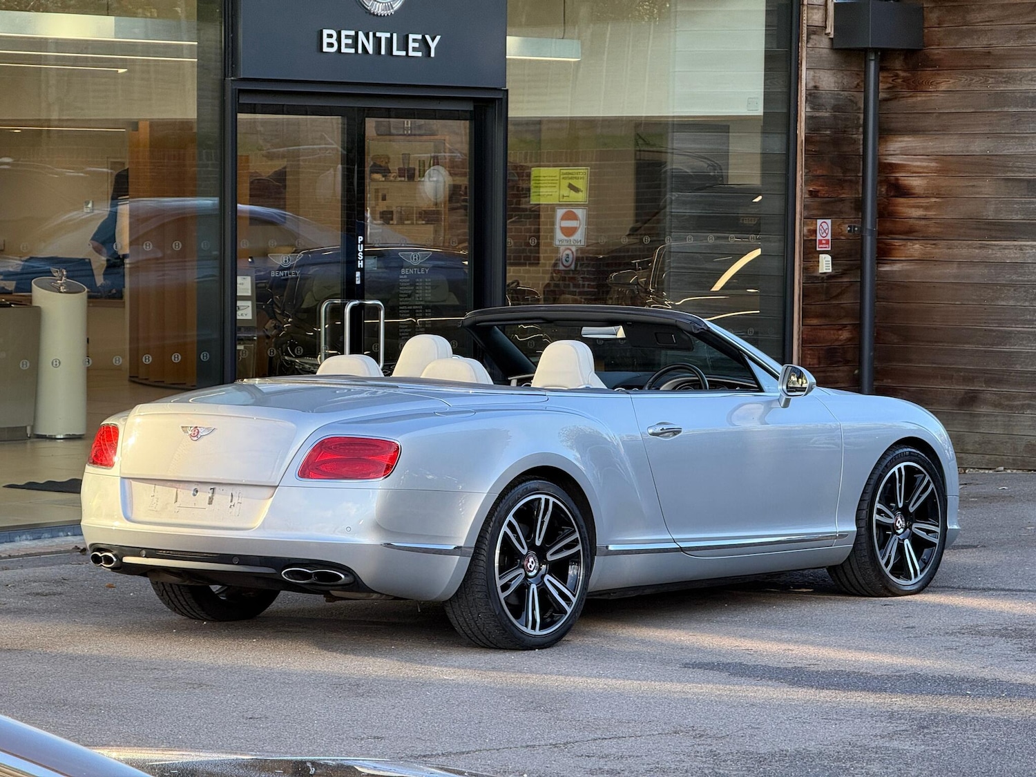 Used Bentley Continental 2014 for sale - 76753159: Photo 8