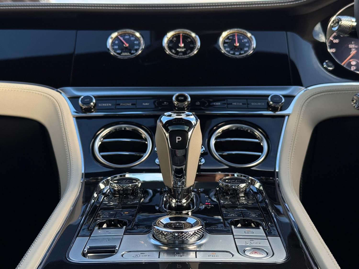 Used Bentley Continental 2024 for sale - 77230288: Photo 32