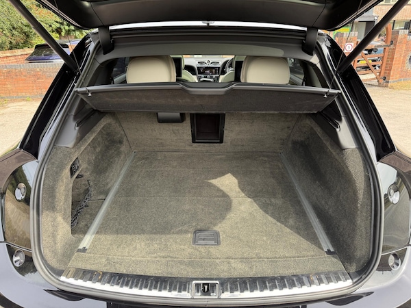 Used Bentley Bentayga 2022 for sale - 75519062: Photo 42