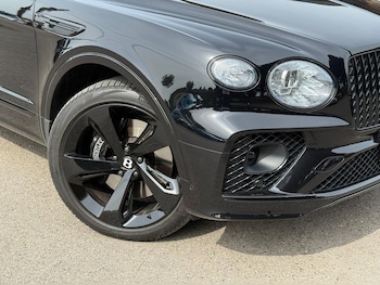 Used Bentley Bentayga 2022 for sale - 75519062: Photo