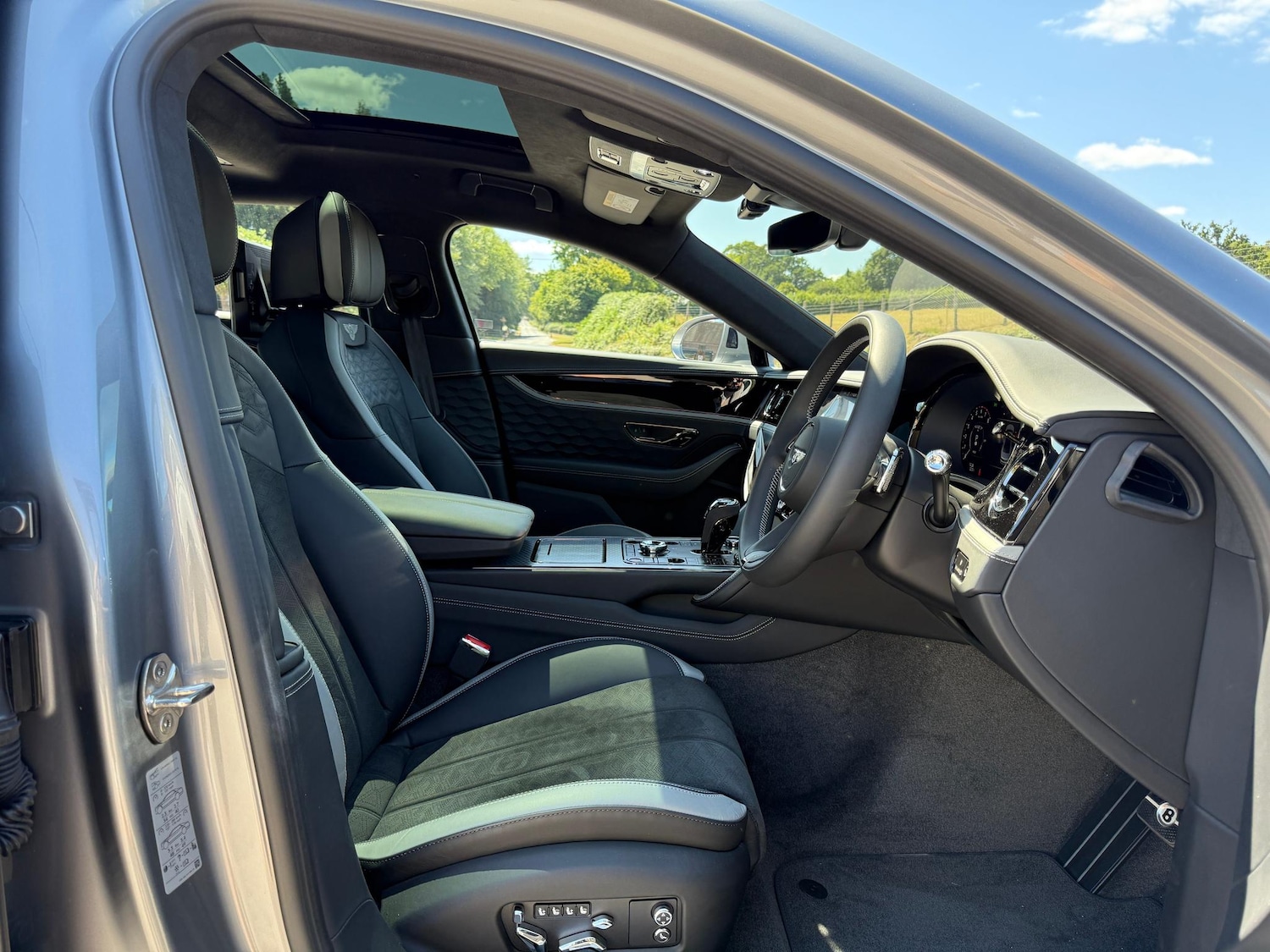 Used Bentley Flying Spur 2025 for sale - 76995038: Photo 27