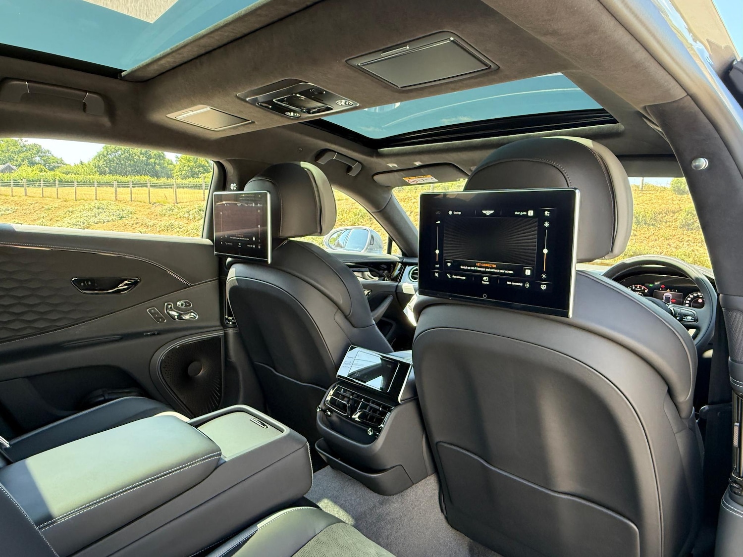 Used Bentley Flying Spur 2025 for sale - 76995038: Photo 4