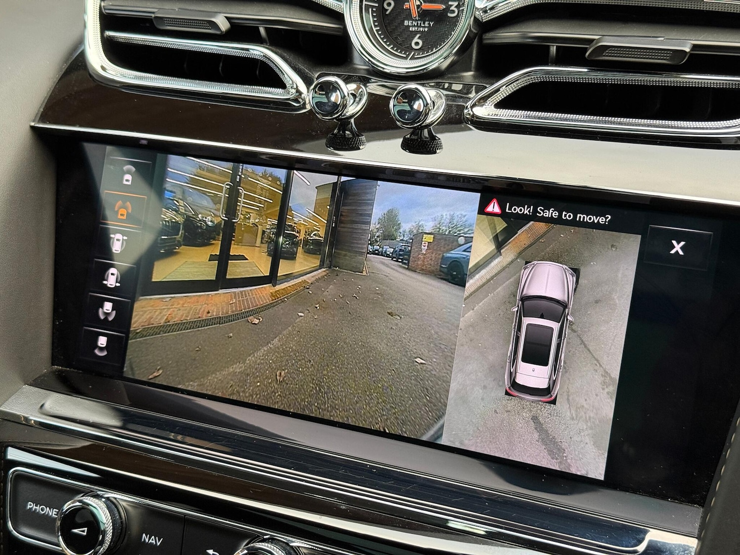 Used Bentley Bentayga 2023 for sale - 76735131: Photo 26